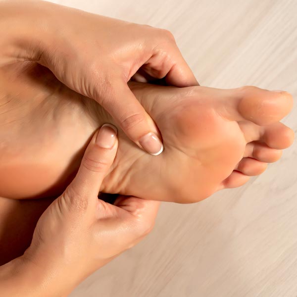 ayurvedic feet massage